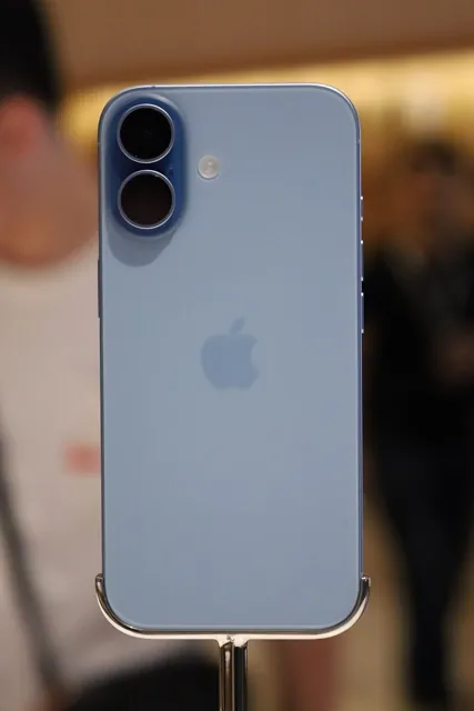 iPhone 17